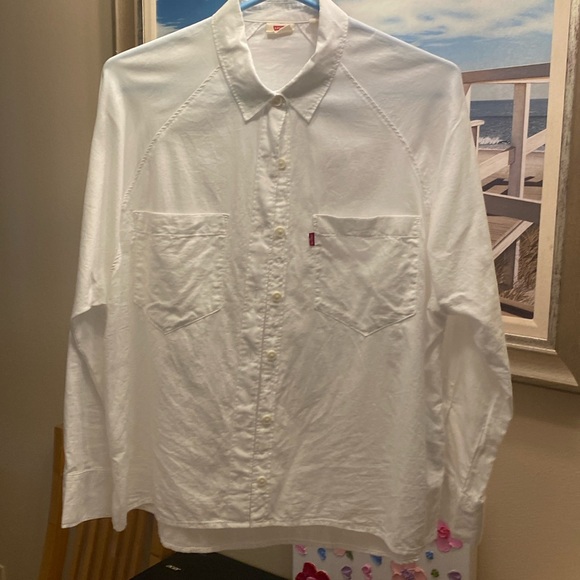 Levi’s white long sleeve button up shirt! - Picture 2 of 7
